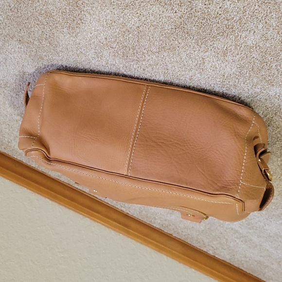 Celine - Picture 3 of 16